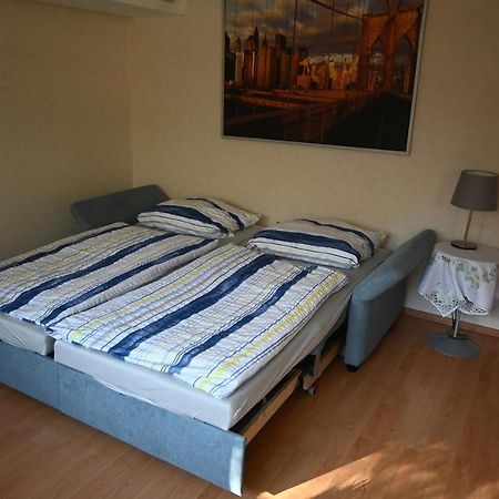 2 Zi-Appartment Mit Gartennutzung Brühl Esterno foto